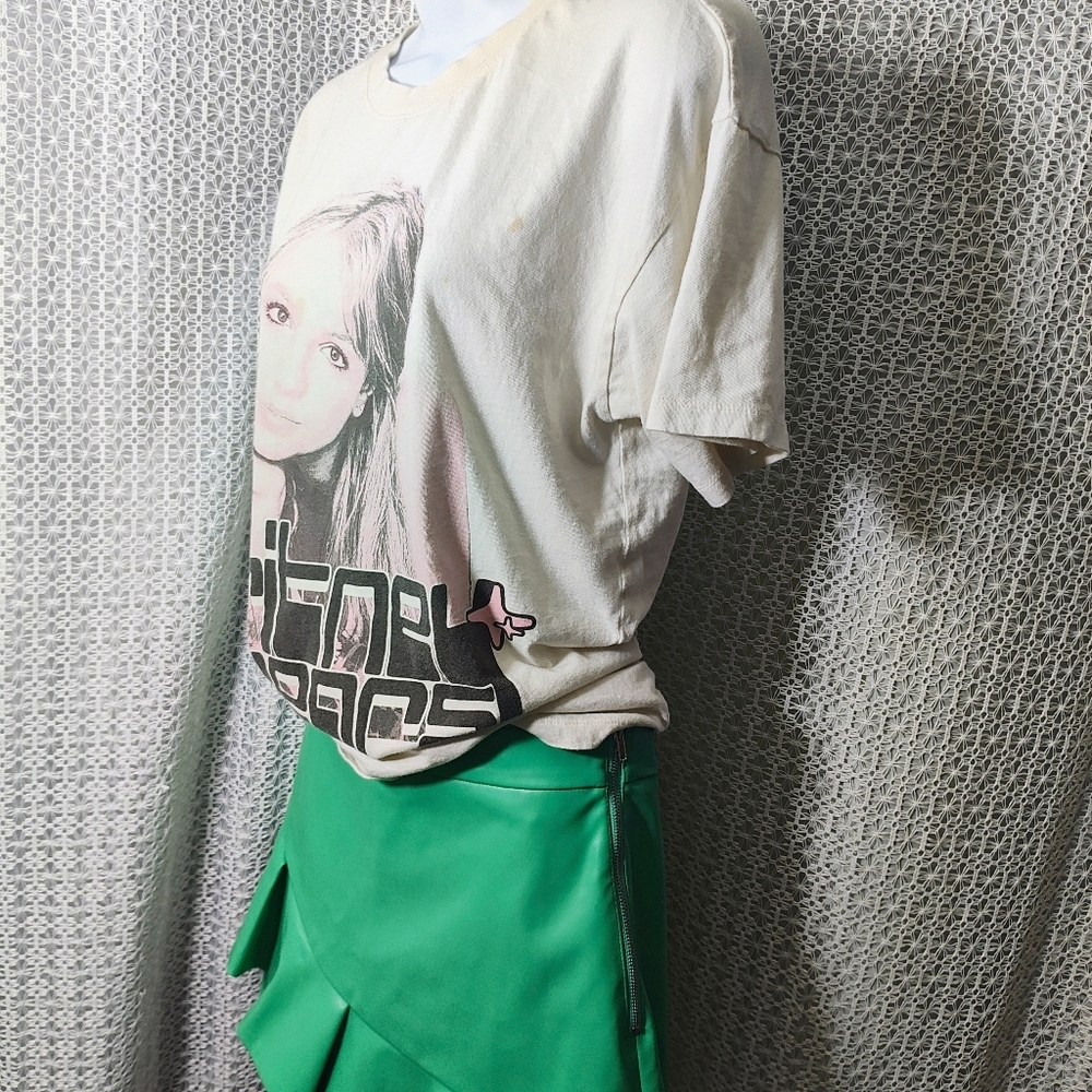 Green Ruffled Women's Skirt - Picture 5 of 13